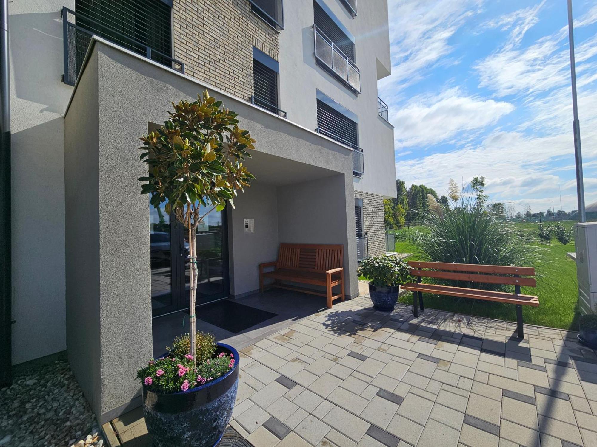 Harmonia Riva Apartman B11 Дунавска Стреда Екстериор снимка