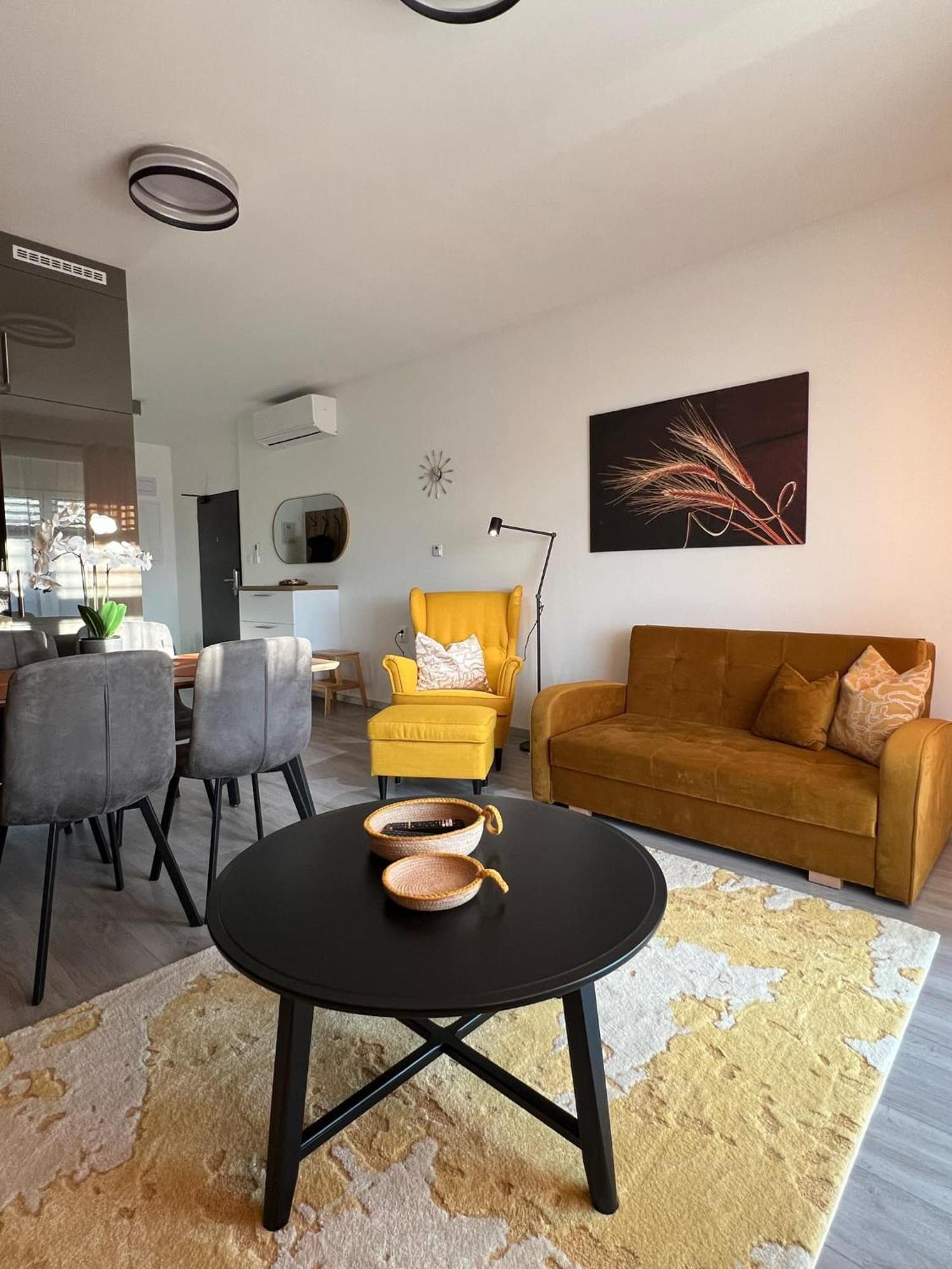 Harmonia Riva Apartman B11 Дунавска Стреда Екстериор снимка